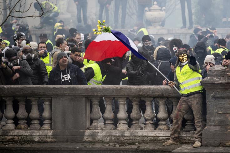 ΠΑΡΙΣΙ: Το Γαλλικού Πρακτορείου Ειδήσεων στόχος της διαμαρτυρίας των 'Κίτρινων Γιλέκων'